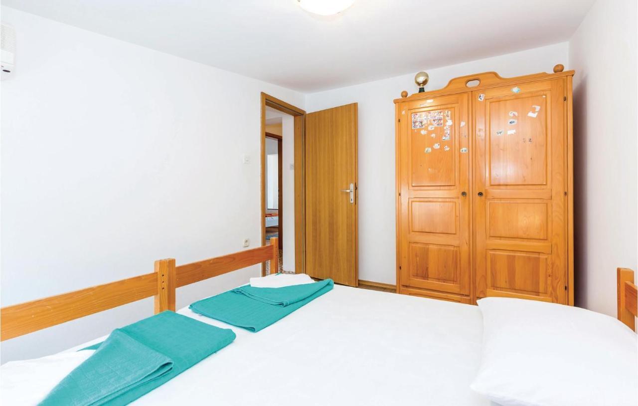 Cozy Apartment In Novi Vinodolski With Kitchen Esterno foto