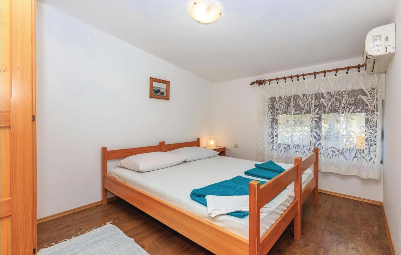 Cozy Apartment In Novi Vinodolski With Kitchen Esterno foto