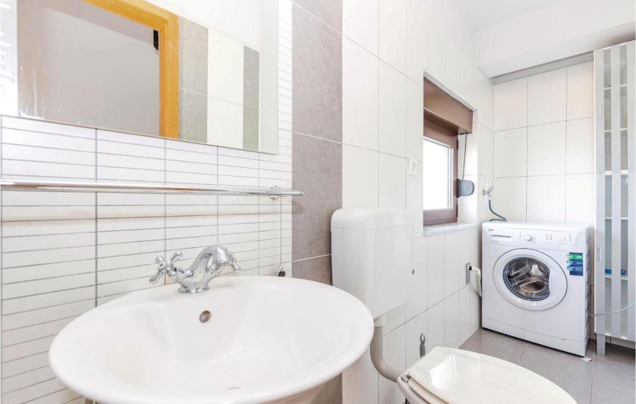 Cozy Apartment In Novi Vinodolski With Kitchen Esterno foto