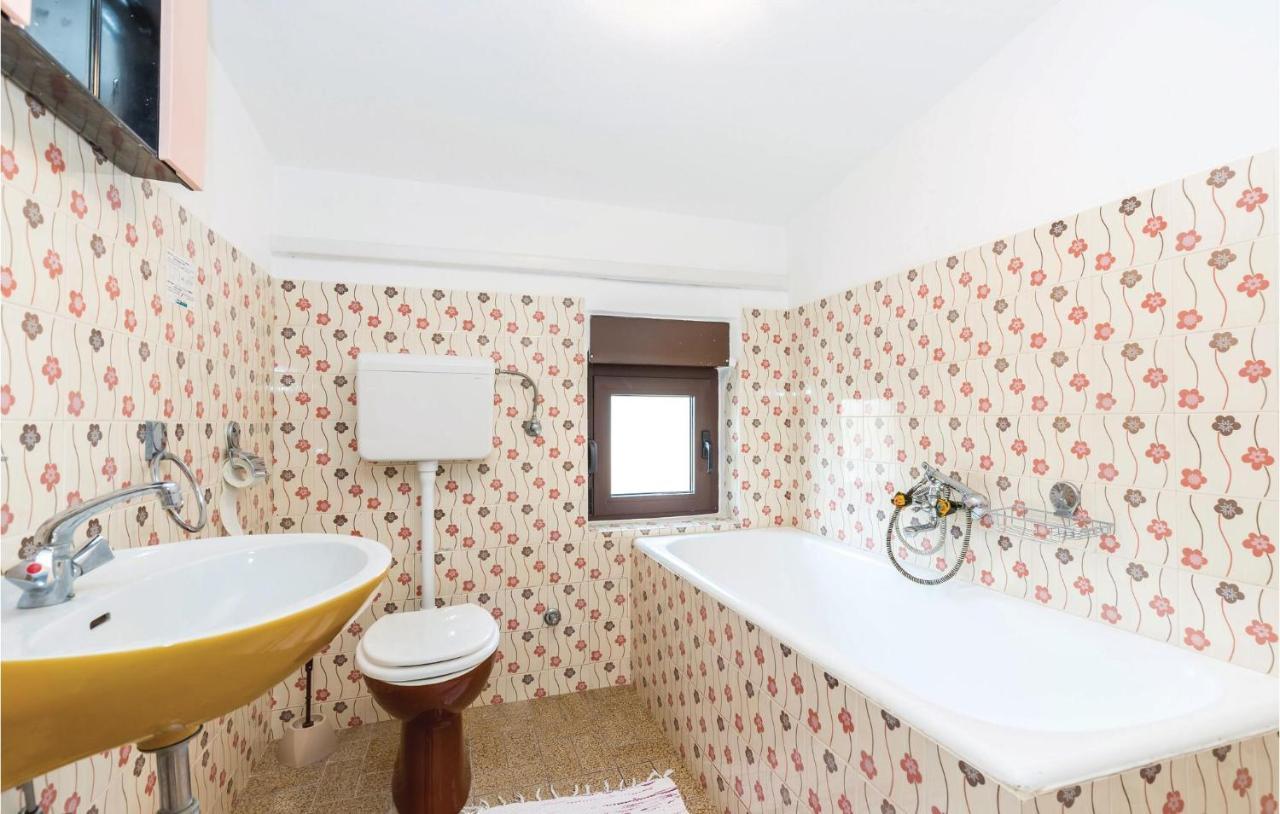 Cozy Apartment In Novi Vinodolski With Kitchen Esterno foto