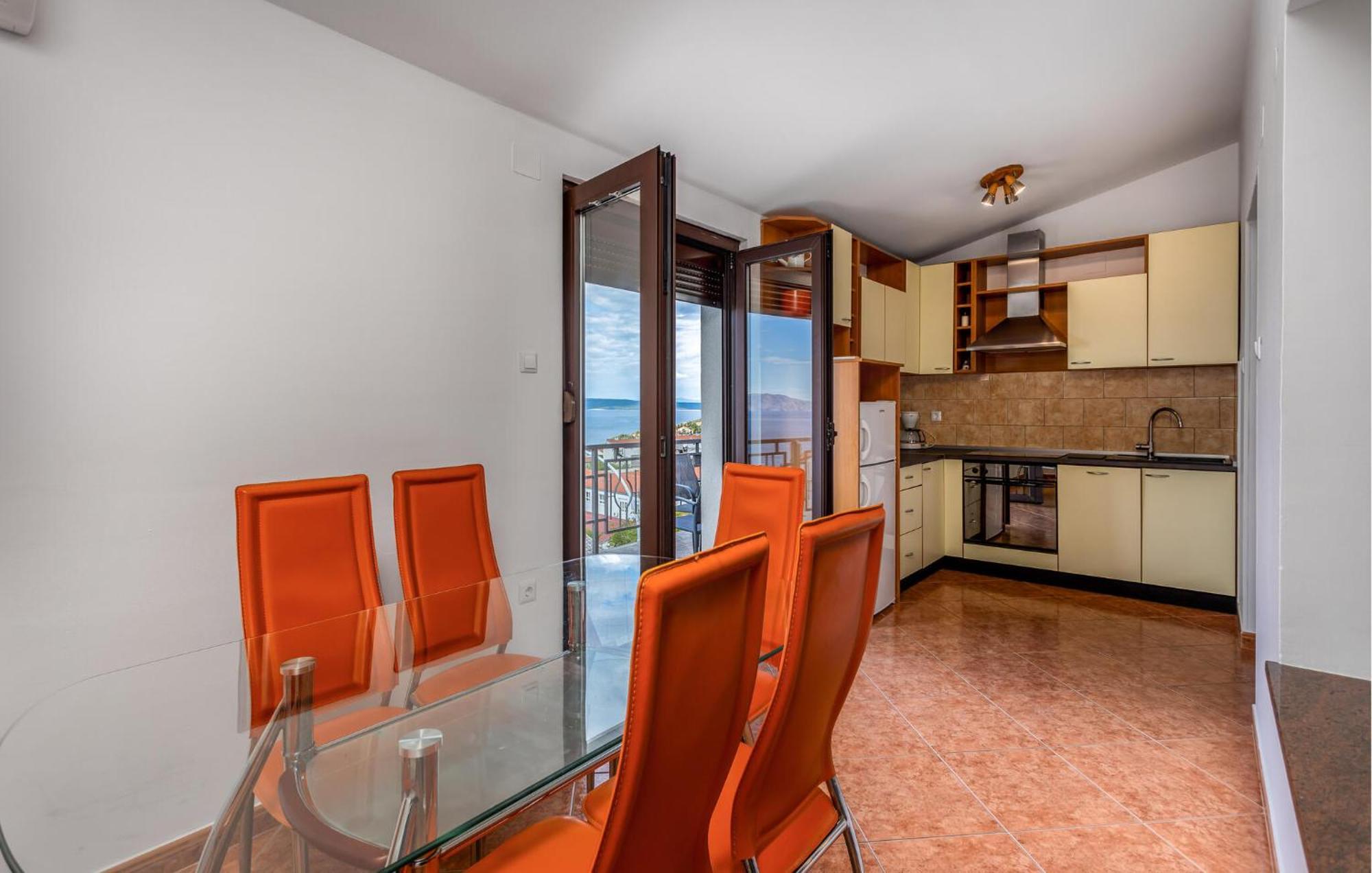 Cozy Apartment In Novi Vinodolski With Kitchen Esterno foto