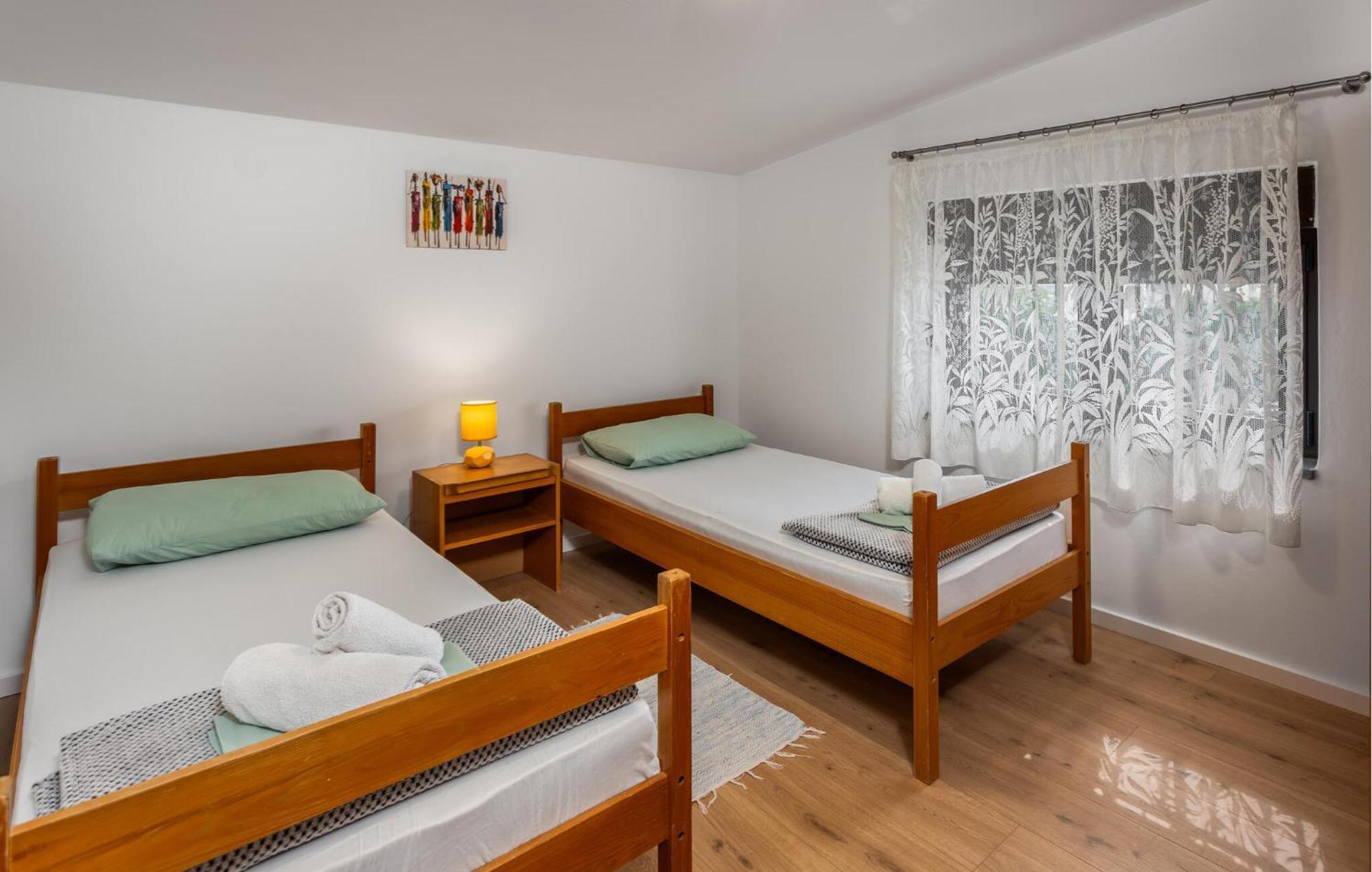 Cozy Apartment In Novi Vinodolski With Kitchen Esterno foto