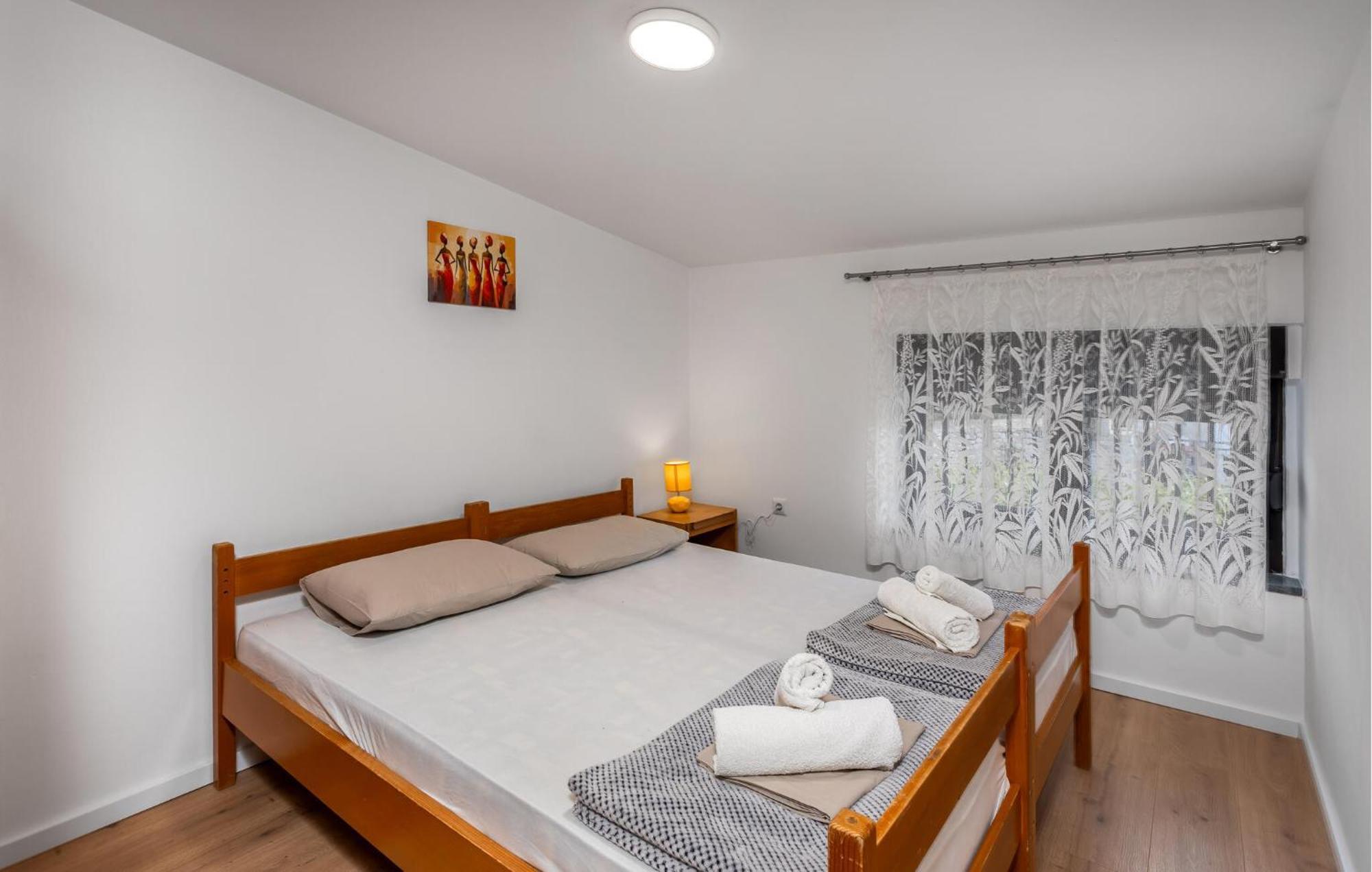 Cozy Apartment In Novi Vinodolski With Kitchen Esterno foto